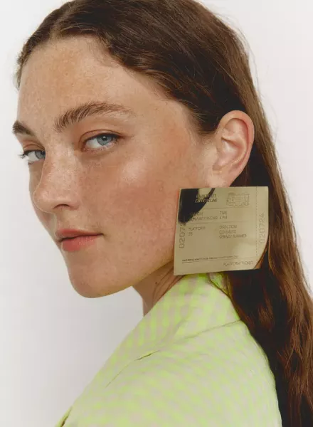 Jordann Wood fotografiert die AVENIR Spring/Summer 2025 Kampagne - Hair & Makeup Carolin Jarchow c/o 70SEVEN