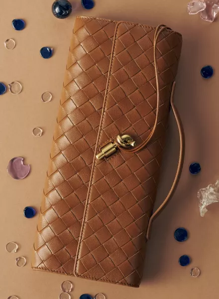 👛👜👠Must-have accessories Fall/Winter '25 for VOGUE Arabia - the stills editorial was photographed by Amanda SELLEM c/o LGA MANAGEMENT