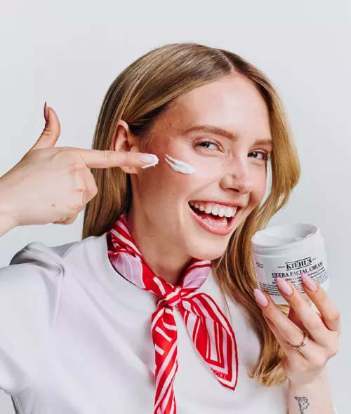 Singer LINA is now a KIEHL'S brand ambassador - she was photographed by Maximilian KÖNIG c/o DOUBLET T Photographers for KIEHL'S c/o L'OREAL