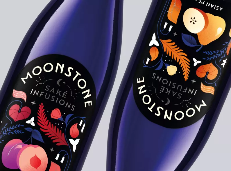 Moonstone Saké Infusions mit farbintensivem Packaging Design von Darling Clementine