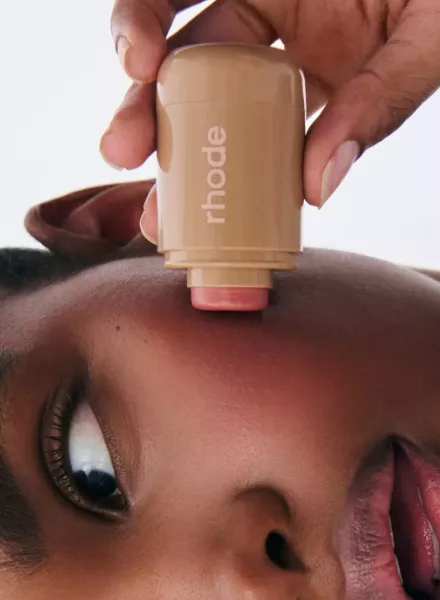 STUDIO MIMI c/o LGA MANAGEMENT photographs a beauty campaign for RHODE
