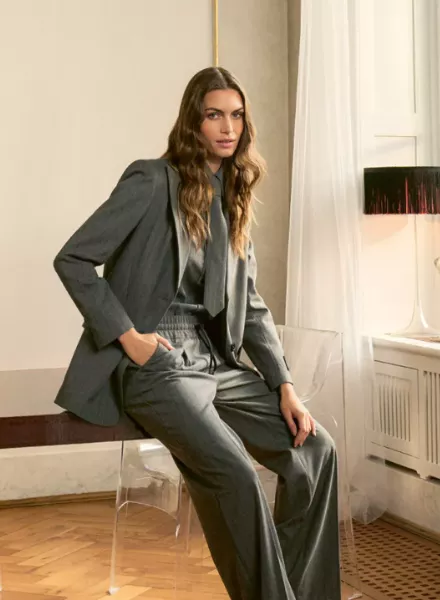 Trend color Burgundy: Timeless elegance meets modern femininity - Leo ROHRSETZER c/o BIRGIT STÖVER ARTISTS photographs MARC AUREL Autumn/Winter '25