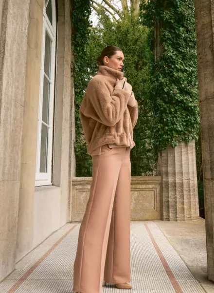 Trend color Burgundy: Timeless elegance meets modern femininity - Leo ROHRSETZER c/o BIRGIT STÖVER ARTISTS photographs MARC AUREL Autumn/Winter '25