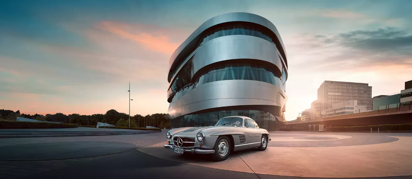 Vergangenheit, Gegenwart und Zukunft auf einem Bild - ANKE LUCKMANN fotografiert die Kampagne für das Mercedes-Benz Museum