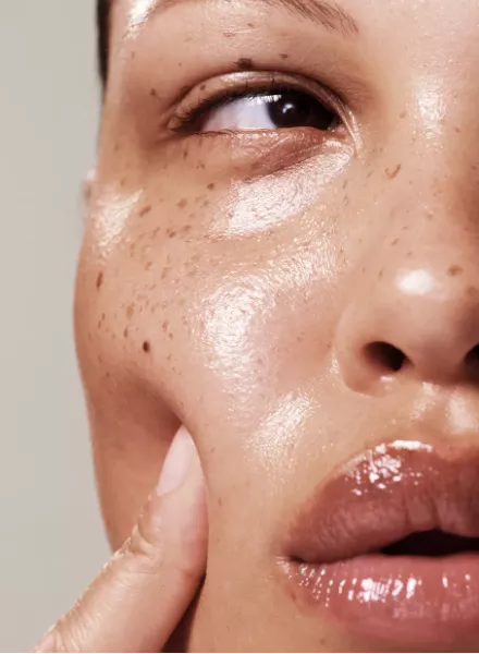 Makeup you can live in - Betina DU TOIT c/o LGA MANAGEMENT photographed the 'Great Skin Double Cleanse' campaign for MERIT, the cosmetics company founded in 2021 by Katherine Power