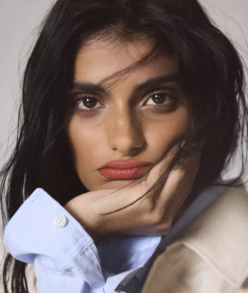 Karishma in NYC - eine freie Arbeit von Cassie ROBINSON c/o ALYSSA PIZER MANAGEMENT  featuring das britische Model Karishma Purohit