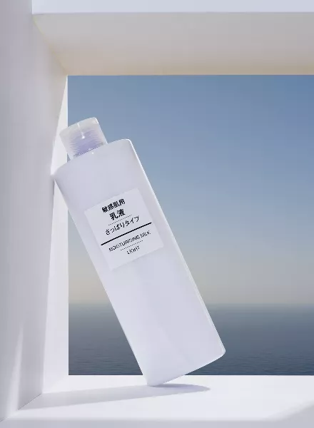 Michael Brunn c/o STILLSTARS photographs for MUJI - Minimalism at its finest