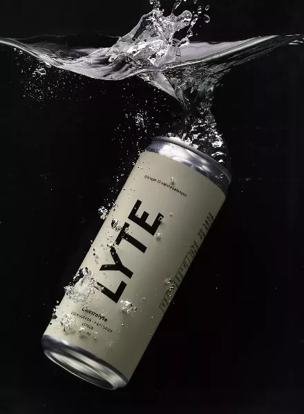 Lars Ranek c/o STILLSTARS captures splashes and freshness for the new LYTE campaign