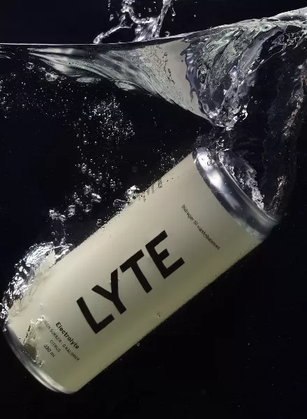 Lars Ranek c/o STILLSTARS captures splashes and freshness for the new LYTE campaign