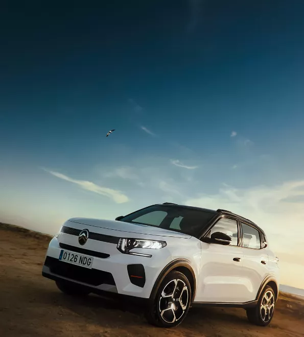 'When the Sun Sets' - a personal project by photographer Lara BAUMBERGER c/o SEVERIN WENDELER featuring the Citroën ë-C3
