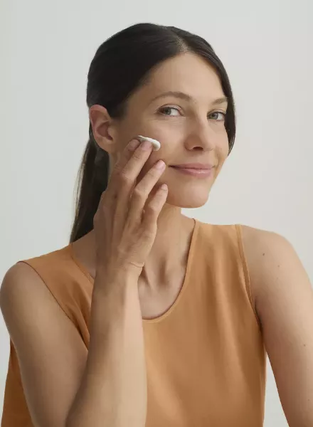 DADO SENS präsentiert neue Beauty-Kampagne – fotografiert von Christina Gabriel c/o DOUBLE T