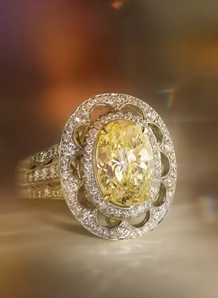 DE BEERS presents its jewellery - captured by stills photographer Benedict Morgan and Creative Director Tim Holloway c/o LGA MGMT