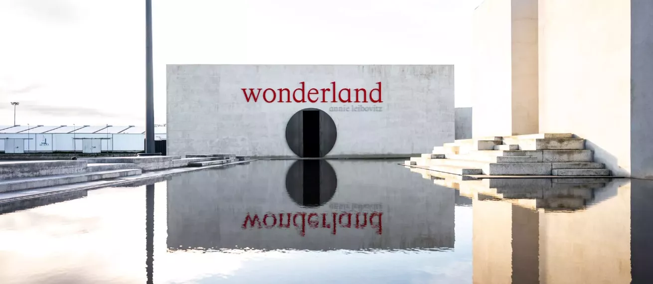 Annie Leibovitz enchants A Coruña – The MOP Foundation opens the “Wonderland” exhibition with over 100 fashion images and a new photobook