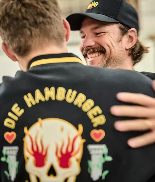 70 men – one choir – none of them can sing! – Anatol Kotte c/o Kristina Korb photographs the 'Hamburger Goldkehlchen' for the magazine Der Hamburger