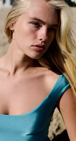 Unapologetic femininity featuring model Kathryn Watts - Anne Menke photographs once again for Dos Gardenias