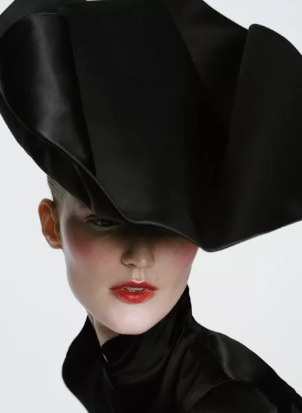 Intergalactic - JPPS Creative Productions, Paris, produce the Dior Beauty Special for ELLE UK 03/26