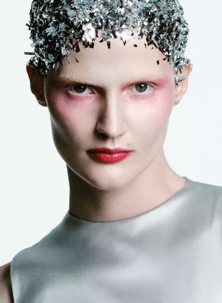 Intergalactic - JPPS Creative Productions, Paris, produce the Dior Beauty Special for ELLE UK 03/26