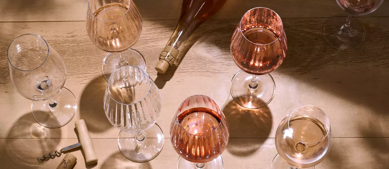 From rosé to champagne - Stefan Thurmann photographs drinkable delights for Lidl and the agency Scholz & Friends