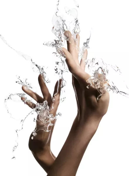 'The claws of it all' von Chris Schild für die Vogue Portugal - postproduziert von ONE HUNDRED BERLIN