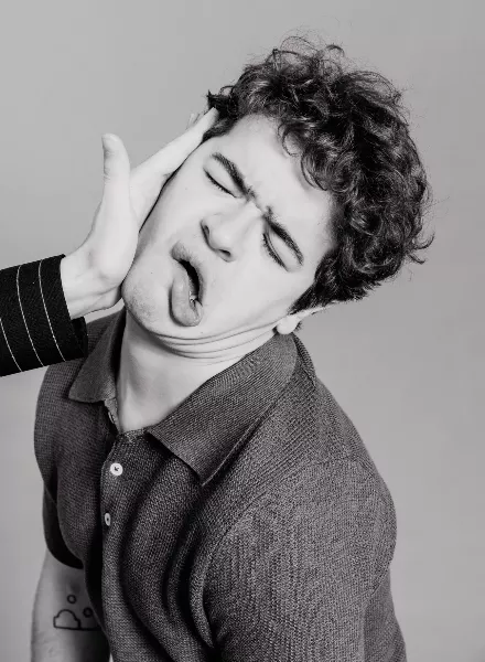 'Stranger Things' Cast Gaten Matarazzo & Finn Wolfhard portraitiert von Meike Kenn für das SZ Magazin