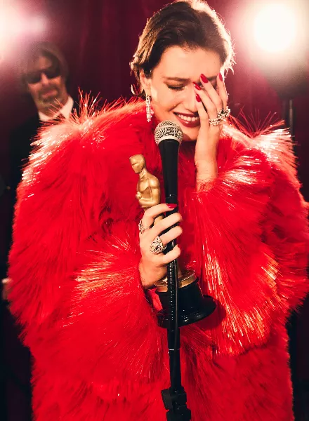 Esther Haase fotografiert Hollywood Glamour für Madame Figaro und 48grams Kampagne mit Ursula & Liam Karven