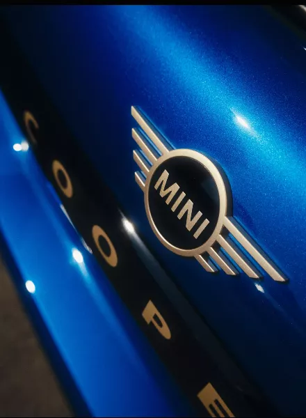MINI Cooper x Klangkarussell – Manuel Nagel inszeniert den MINI Cooper 5-Door für JVM Schweiz