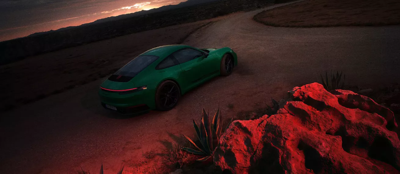 ‘Red Desert and a 911’ - Holger Wild captures a spontaneous night shot in the Spanish desert