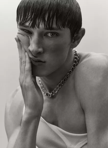 'Dedicate' - Nicolas Valois fotografierte ein Schmuck-Editorial für das DEDICATE Magazin, Styling Mathilde Camps