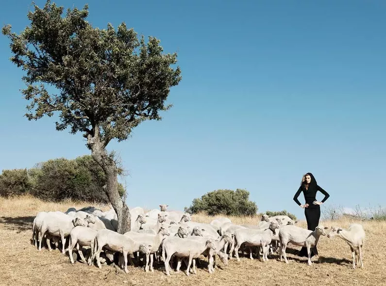 “Italia di Moda”: Fashion, Landscape, and Italian Identity – a photographic project by Andrea Varani