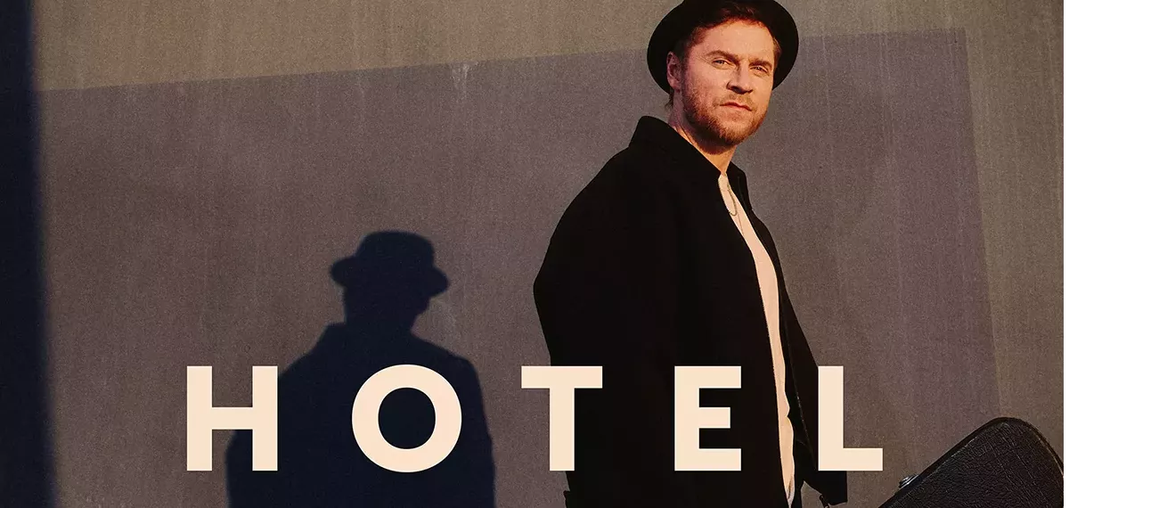Tim Tyson photographed the album cover for Johannes Oerding - he is now touring with 'Hotel' in Germany, Austria and Switzerland.