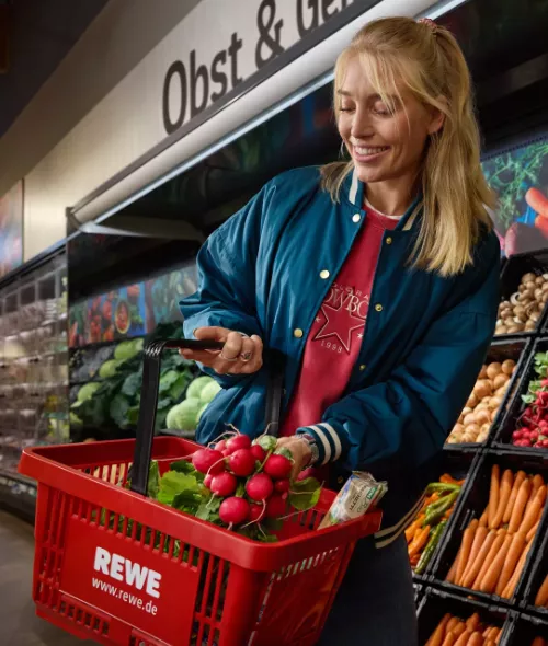 REWE Poolshooting Kampagne '25 - fotografiert von Katharina Bohm