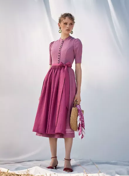 A modern love letter to tradition 💌 – Julia Trentini SS26 by Sacha Tassilo Höchstetter