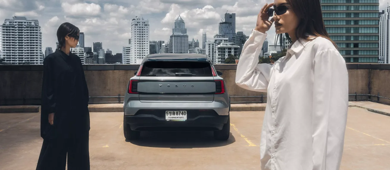 Feel the rhythm of the city - KYLIAN ROGER photographed the VOLVO EX30 in Bangkok