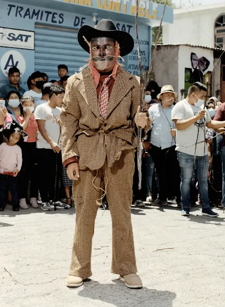 'FERVOR' - Juan Brenner Photographs the Cult of San Simón Between Maya Spirituality, TikTok and Postcolonial Reality