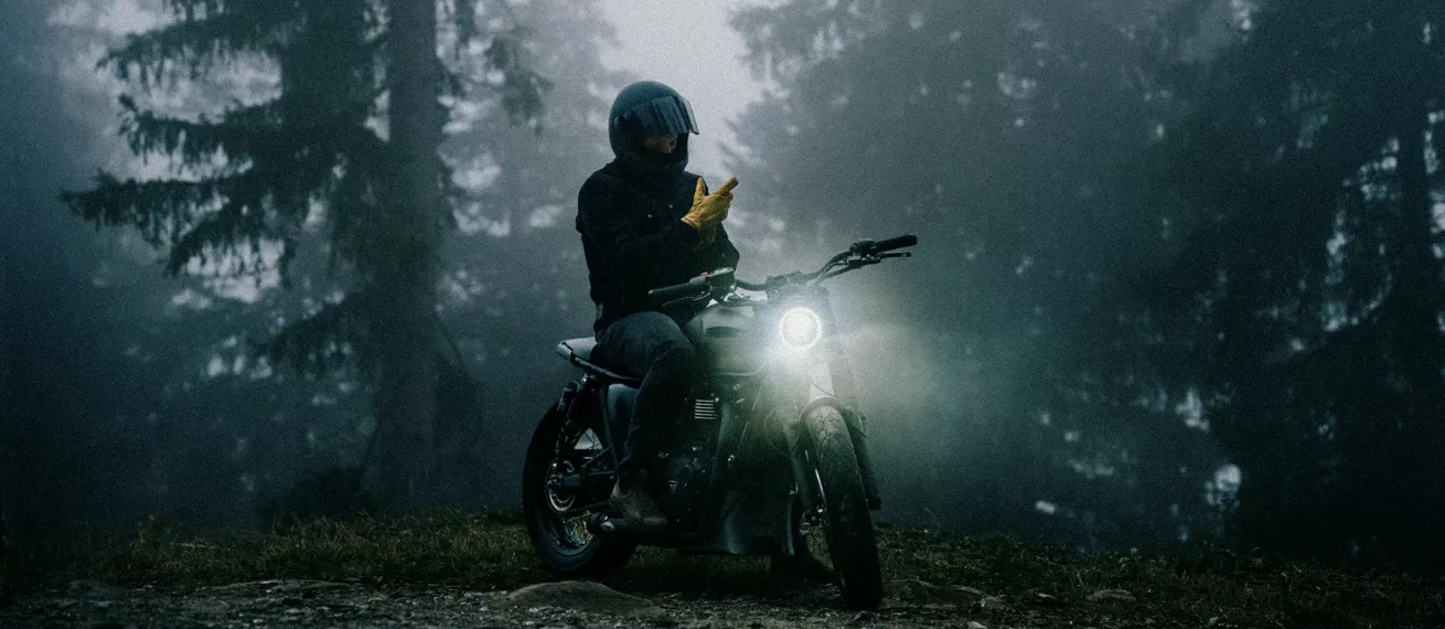 Lost in the Alps - Jan Eric Euler fotografiert für Crooked Motorcycles