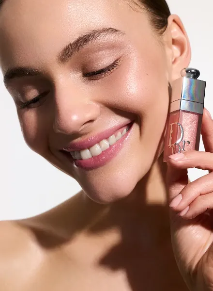 CURA Cosmetics Group with Judith Williams - photographed by Dirk Bader