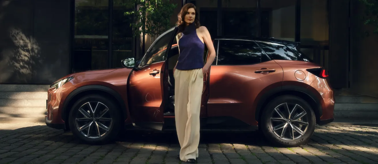 Sébastien Staub fotografiert die Kampagne für den neuen LEXUS LBX in Prag