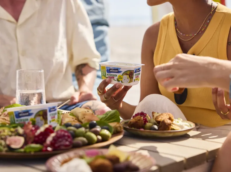 Milram Hotties for your grill - Food stylist Nadine Page on set for the new Milram TV commercial