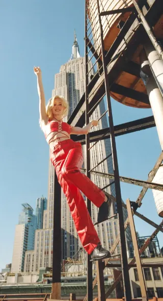 'We Love New York' - Tom Craig fotografierte Model Summer Dirx für die Juni-Ausgabe '26 des HTSI Magazins
