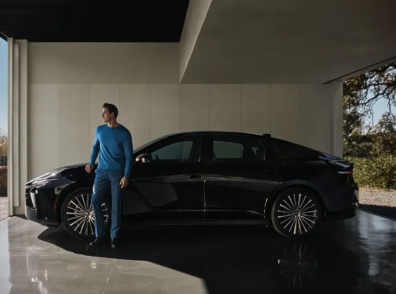 David Daub photographs the new LEXUS ES 2026 – elegance meets modern minimalism