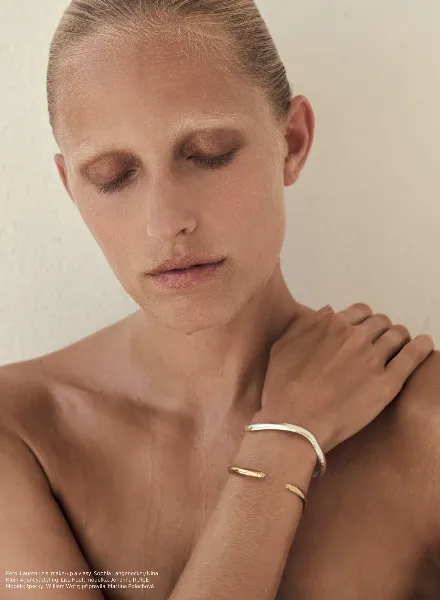'Summer School' Lauren Leis fotografiert Beauty-Editorial für HARPER'S BAZAAR CZ