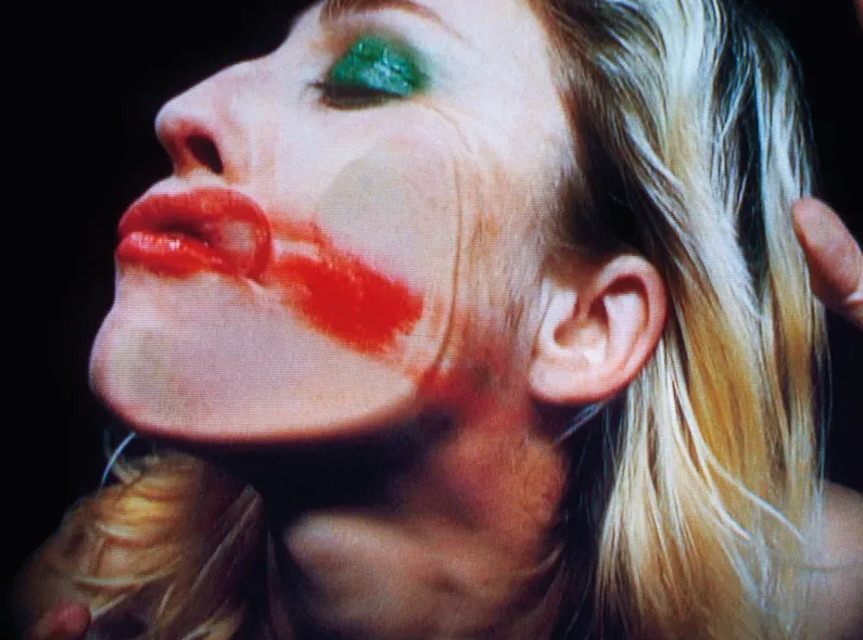 'Picture Perfect. Beauty through a Contemporary Lens' at BOZAR Brussels – 65 Artists Challenge Western Beauty Ideals