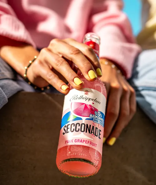 Anke Rabeler handles Food & Liquid Styling for the new Rotkäppchen campaign (Secconade, Seccomate & Aperitivo)