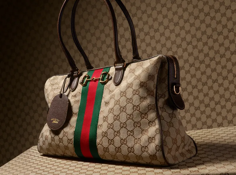 Beauty and the Bag - Vincent Levrat photographed the Gucci Bags Stills campaign, which was finalized by the Post Wizards at ONE HUNDRED BERLIN