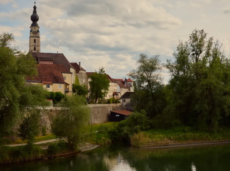 'Hitler’s Birthplace in Braunau to Become a Police Station – Is That Feasible?' – Roderick Aichinger photographed the otherwise tranquil town of Braunau for the NZZ