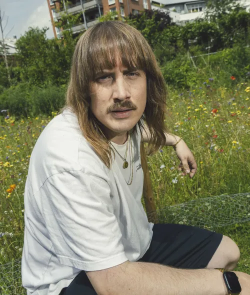 'And now get out of my apartment!' – Alexandra Polina photographs Robert Lindemann for DIE ZEIT