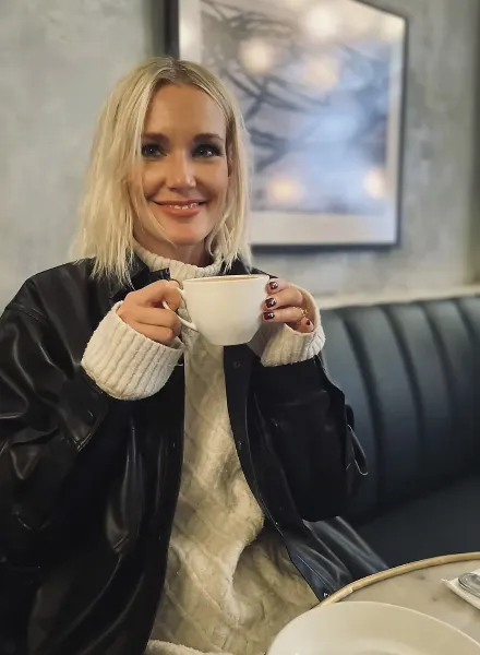 Between Instinct and Precision – Agent Molly & Co presents fashion & beauty illustrator Annie Sjöwall