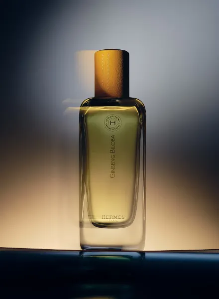 'Aura' – Maciek Miloch plays with movement, light, and the personality of iconic fragrances for Esquire Germany