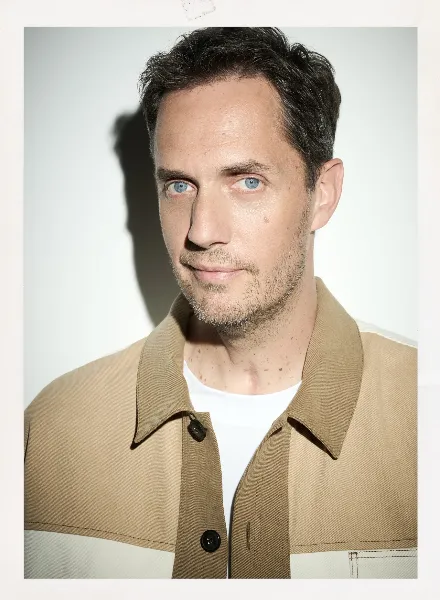 The Gift of Words – Nicolas Valois photographs Grand Corps Malade for Le Parisien Week-End
