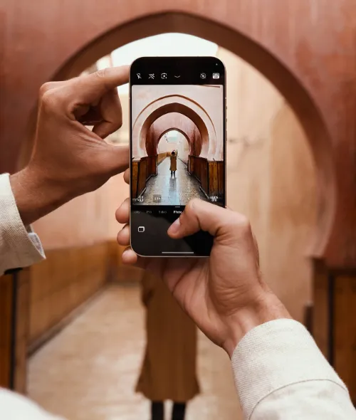 Arale Reartes photographs the Leica Leitzphone Powered By Xiaomi campaign – post-production by ONE HUNDRED BERLIN
